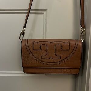 Excellent condition Tory Burch crossbody flap bag